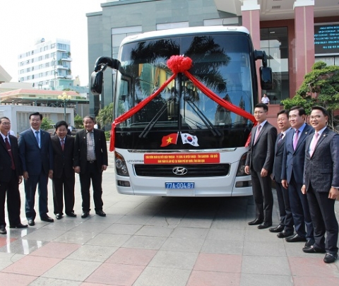 Bàn giao Hyundai Universe Modern cho UBND Thành phố Quy Nhơn