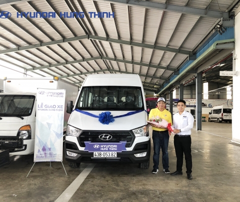 Bàn giao Hyundai Solati 16 chỗ cho khách hàng Đà Nẵng